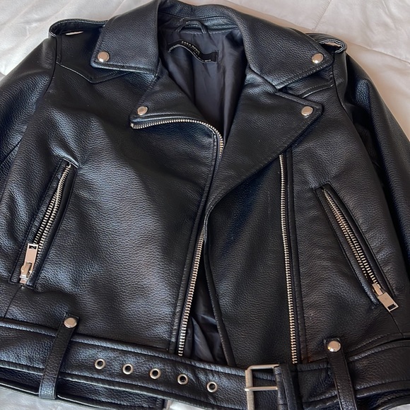 Zara basics xs gorgeous Black leather women’s coat jacket with zippers - Picture 2 of 6